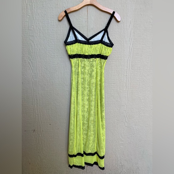 Urban outfitters yellow midi dress - Picture 5 of 7